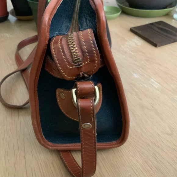 Rare Vintage Dooney and Bourke AWL Crossbody Shoulder Purse Blue With Brown Trim - Picture 3 of 10